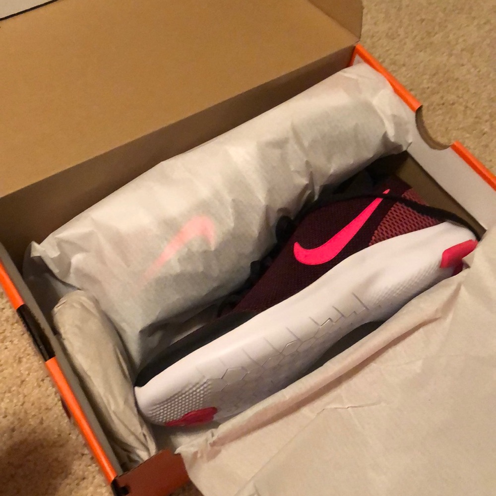 Nike Flex Experience size 10W. Never worn, NWOT